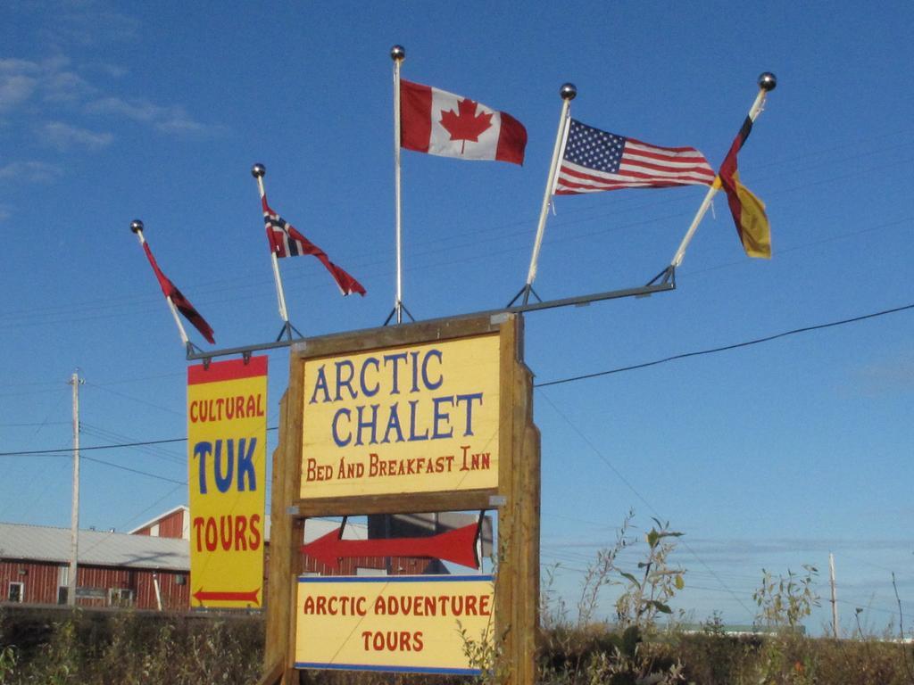 אינוביק Arctic Chalet Resort מראה חיצוני תמונה